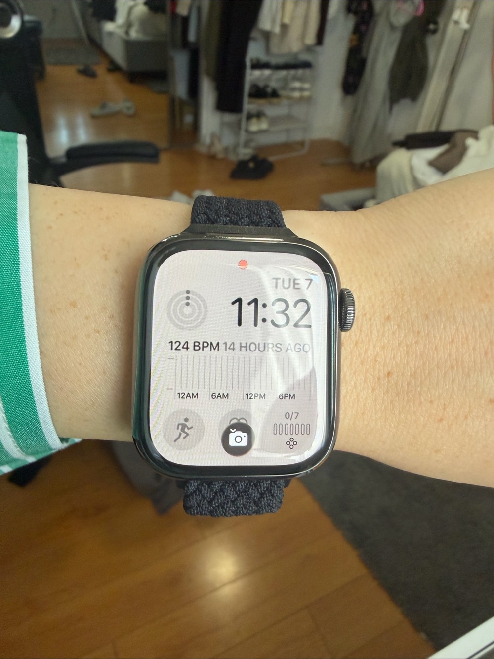 Apple Watch 9 series 41 mm like new - Picture 6 of 8
